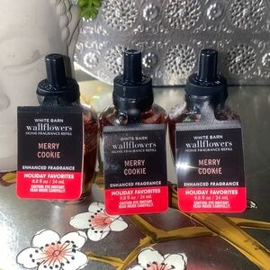 Bath and Bodyworks Wallflower Refills set of 3 Merry cookie